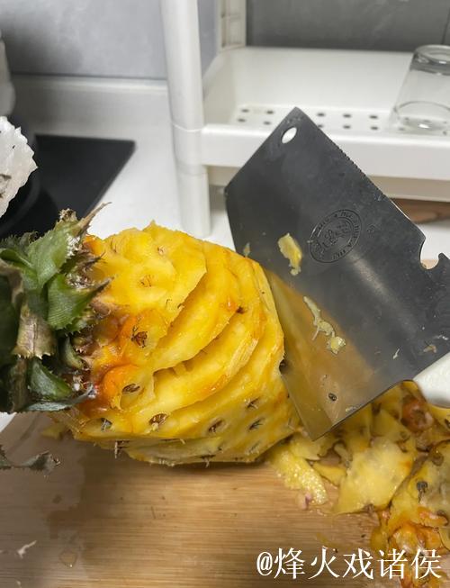 教你如何轻松削菠萝——详细技巧视频教程 教你如何轻松削菠萝——详细技巧视频教程